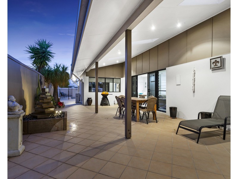 9  Bonaire Court, Parrearra QLD 4575