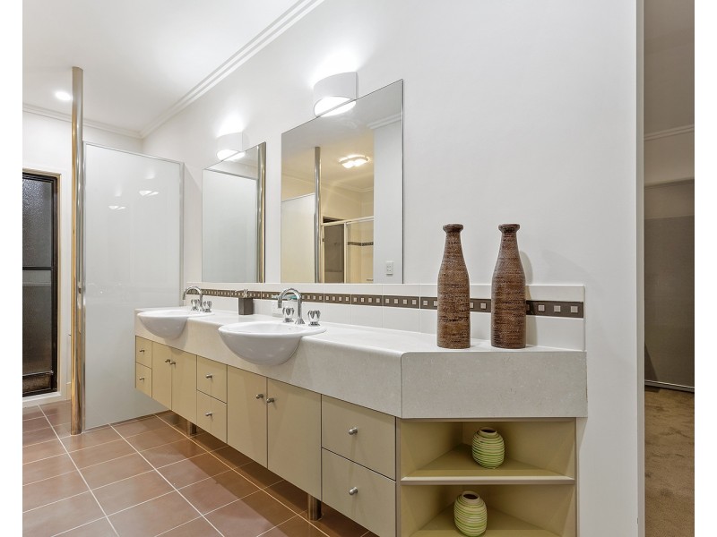 9  Bonaire Court, Parrearra QLD 4575