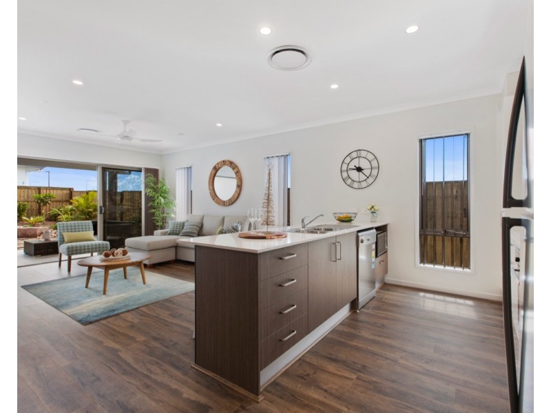 13 Lychee Place, Palmview QLD 4553