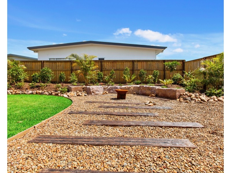 13 Lychee Place, Palmview QLD 4553