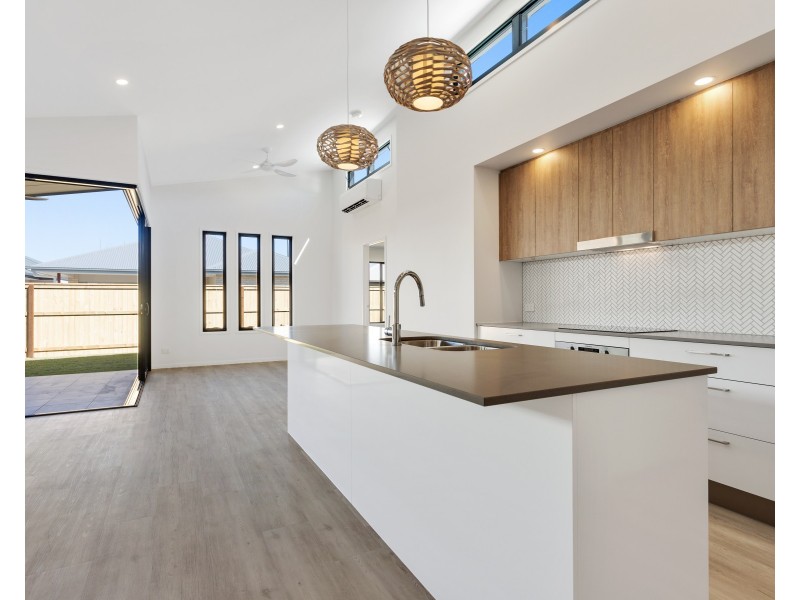 11 Harlequin Road, Palmview QLD 4553