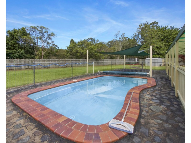 4 Castlereagh Court, Beerwah QLD 4519