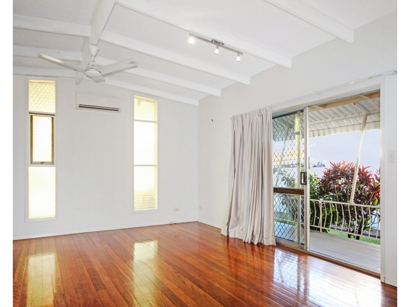 39 Allambie St, Maroochydore QLD 4558