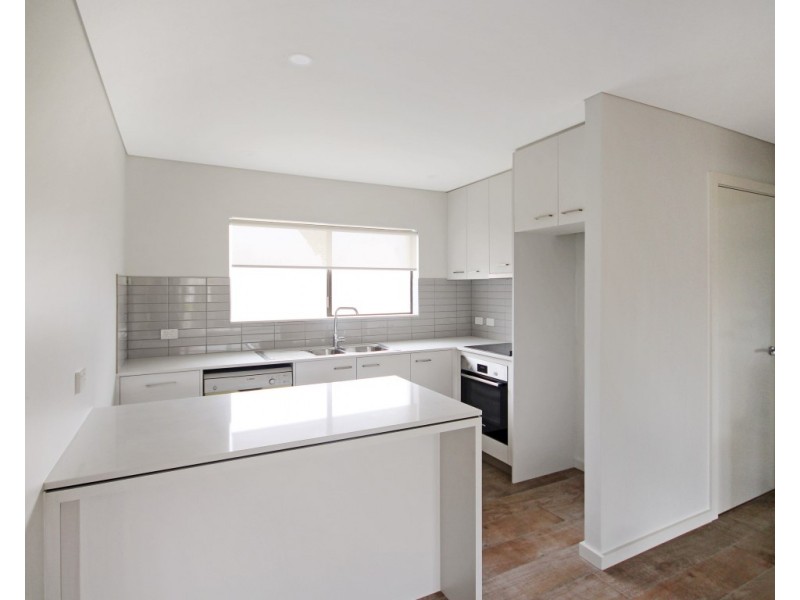 64 Broadsea Avenue, Maroochydore QLD 4558