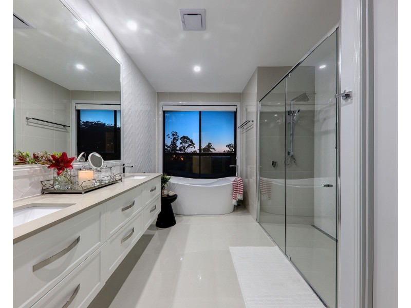 9 Kingfisher Crescent, Palmview QLD 4553