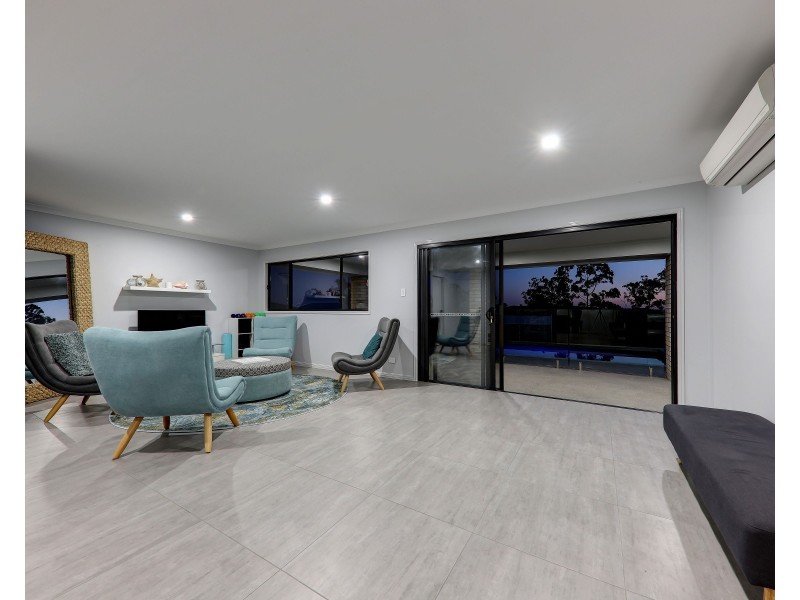 9 Kingfisher Crescent, Palmview QLD 4553