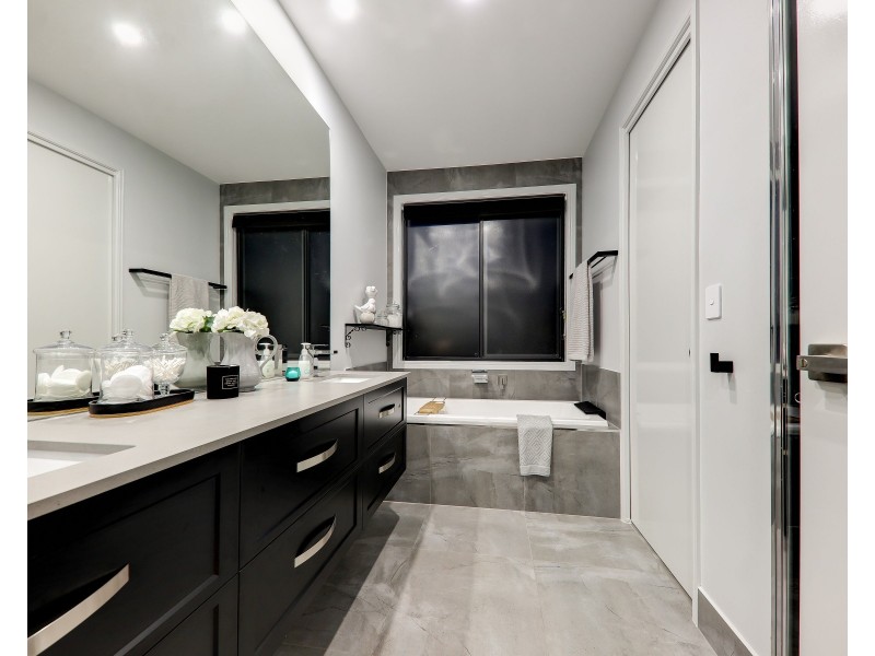 9 Kingfisher Crescent, Palmview QLD 4553