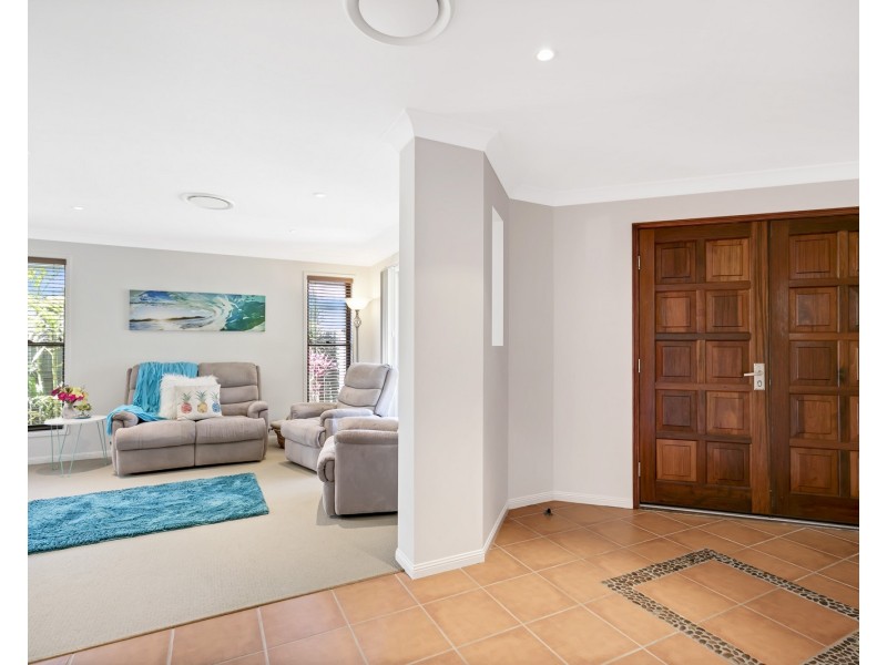 6 Quillback Court, Mountain Creek QLD 4557