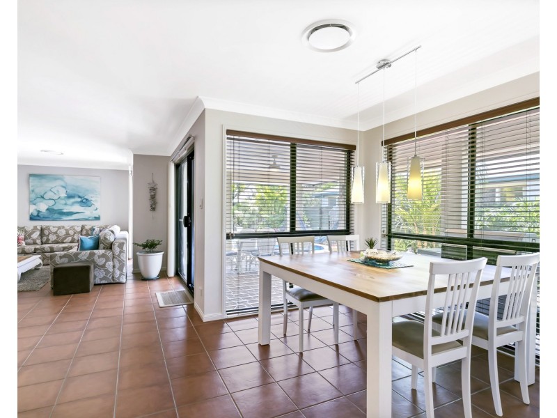 6 Quillback Court, Mountain Creek QLD 4557