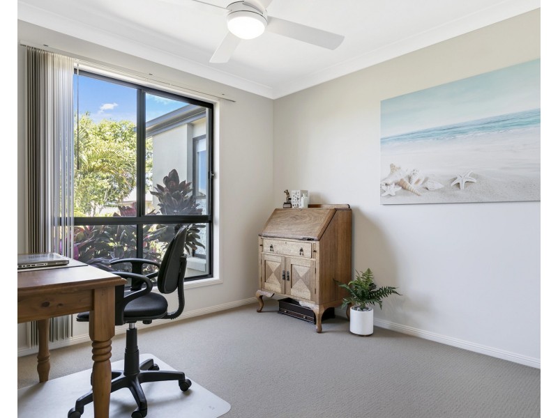 6 Quillback Court, Mountain Creek QLD 4557