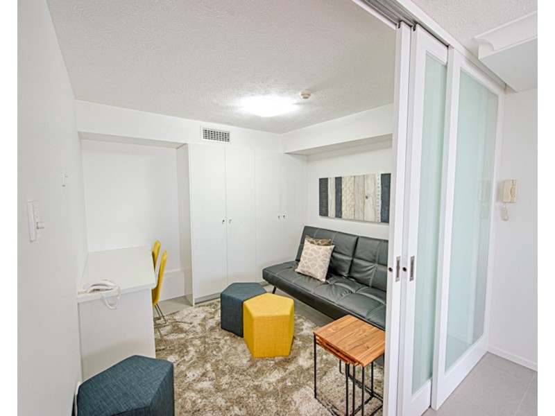 32/27 Sixth Ave, Maroochydore QLD 4558