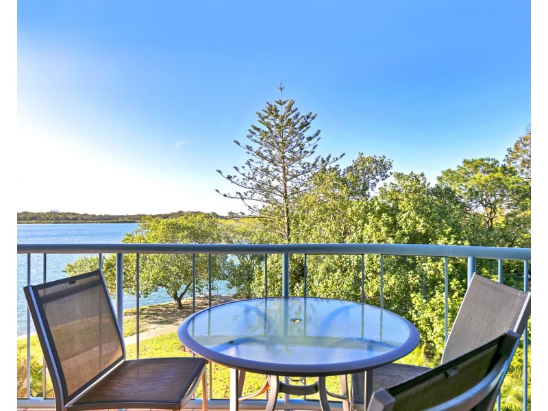 16/2-4 Picnic Point Esplanade, Maroochydore QLD 4558