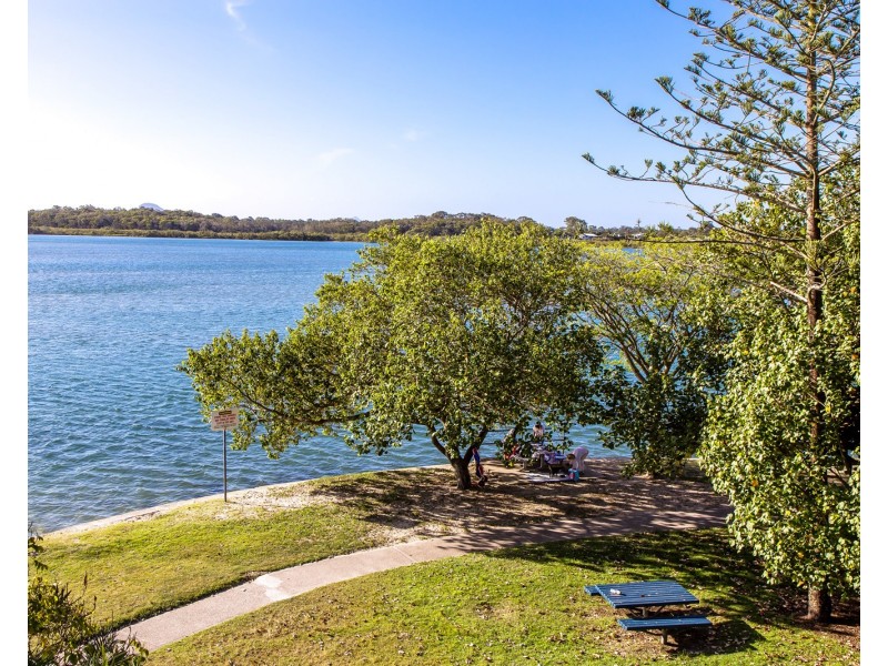 16/2-4 Picnic Point Esplanade, Maroochydore QLD 4558