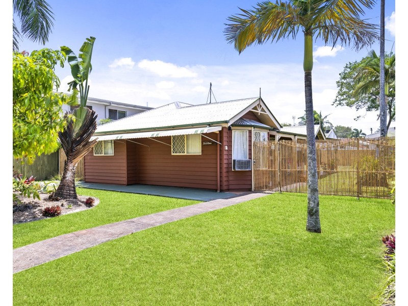22 Surf Road, Maroochydore QLD 4558