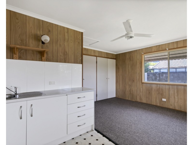 22 Surf Road, Maroochydore QLD 4558