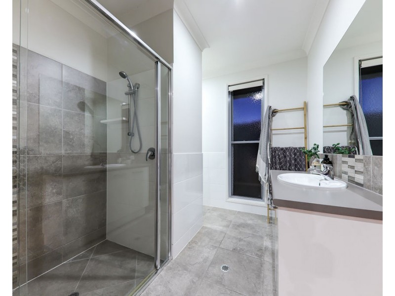 15 Spoonbill Drive, Forest Glen QLD 4556