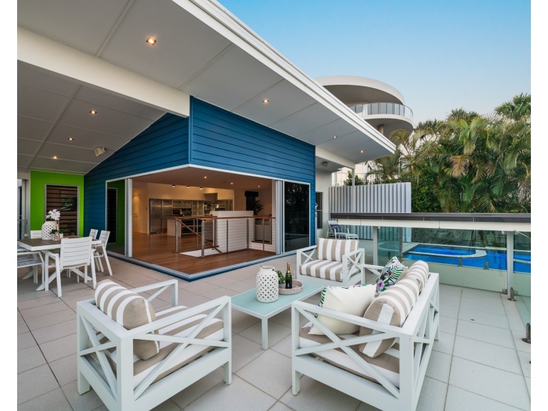 9 Tantula Road East, Alexandra Headland QLD 4572