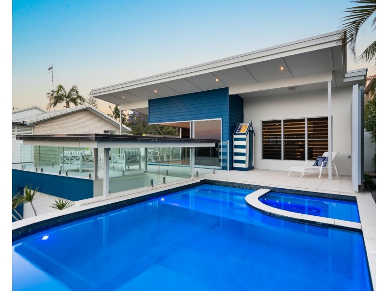9 Tantula Road East, Alexandra Headland QLD 4572