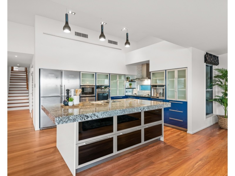 9 Tantula Road East, Alexandra Headland QLD 4572