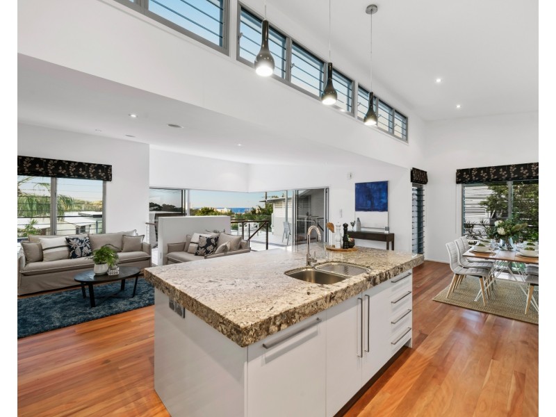 9 Tantula Road East, Alexandra Headland QLD 4572