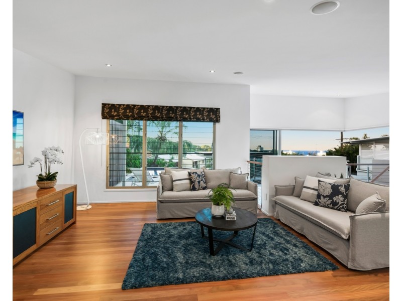 9 Tantula Road East, Alexandra Headland QLD 4572