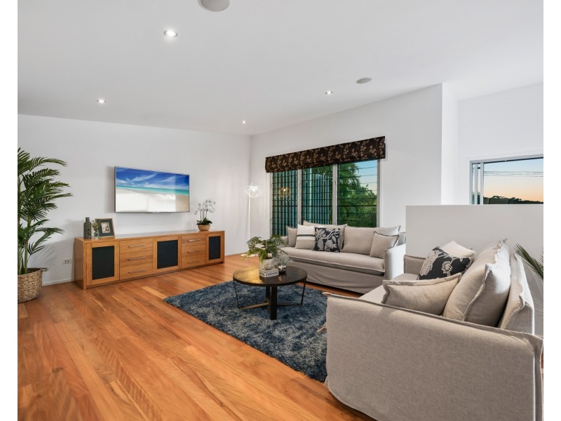 9 Tantula Road East, Alexandra Headland QLD 4572