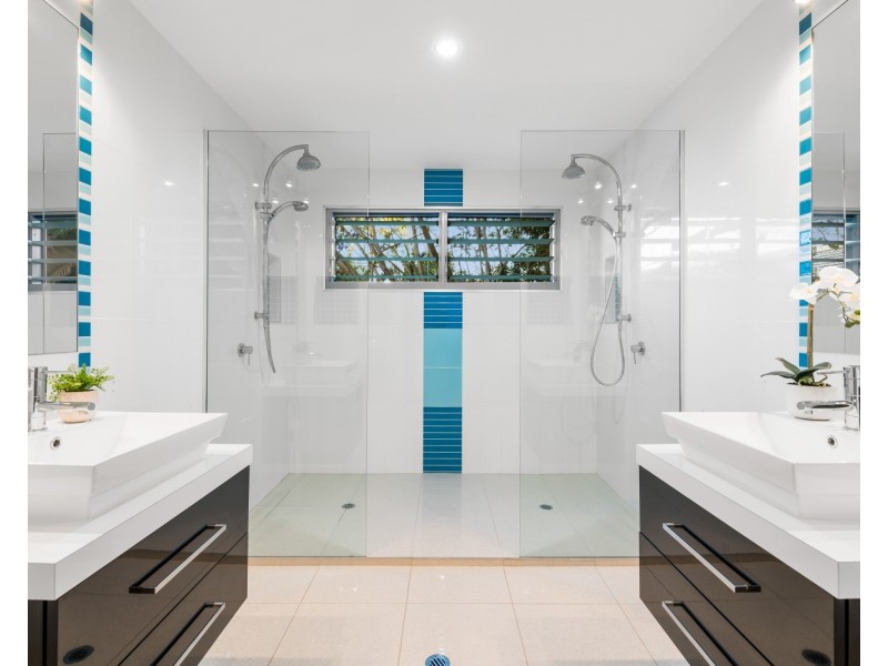 9 Tantula Road East, Alexandra Headland QLD 4572