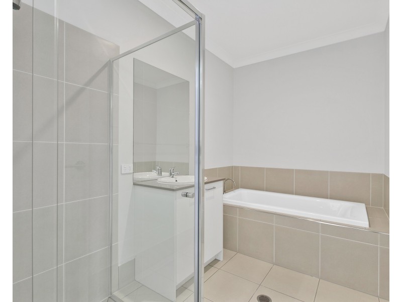 18 Pamphlet Street, Palmview QLD 4553