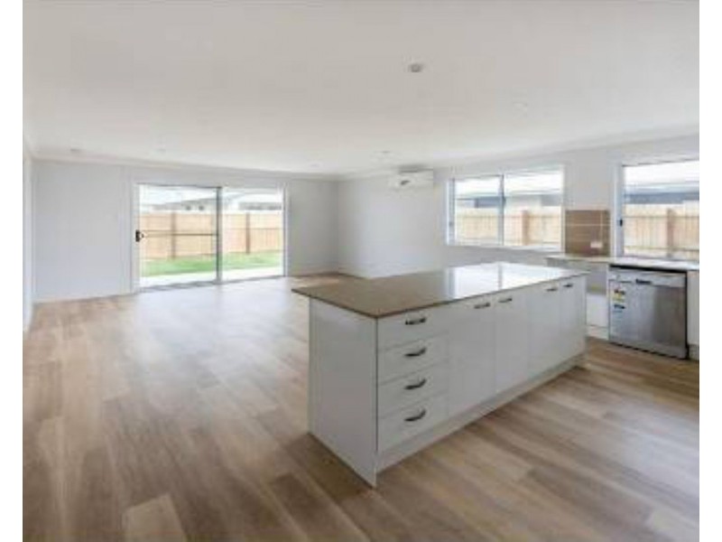 11 Curtis St, Mountain Creek QLD 4557