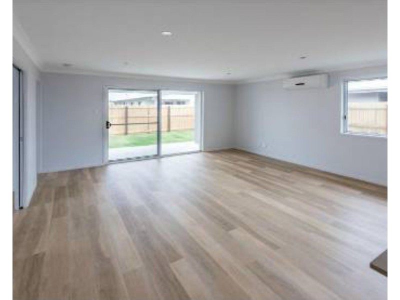 11 Curtis St, Mountain Creek QLD 4557