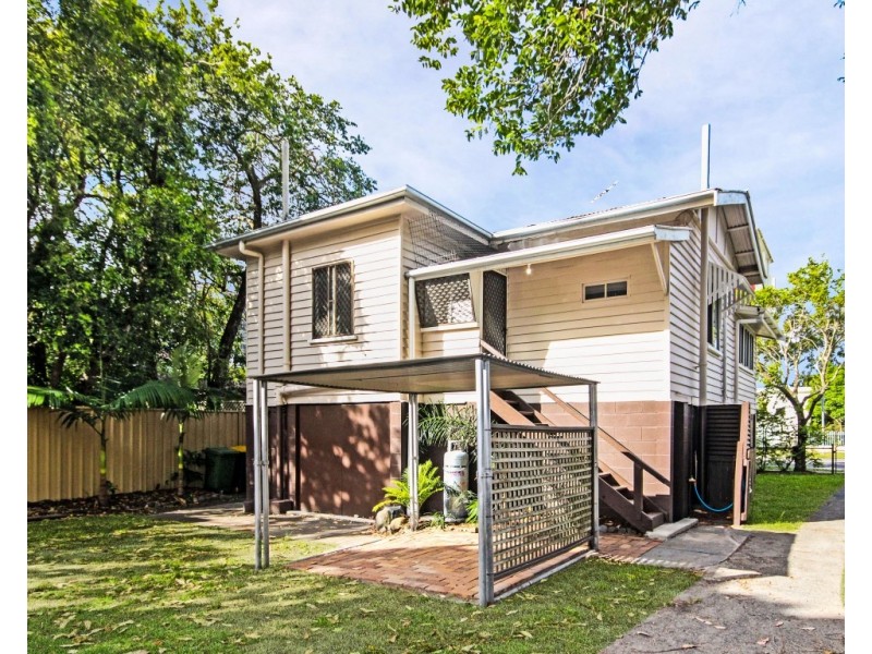 121 Duporth Avenue, Maroochydore QLD 4558