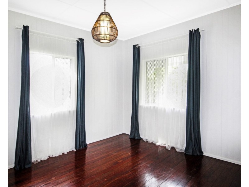 121 Duporth Avenue, Maroochydore QLD 4558