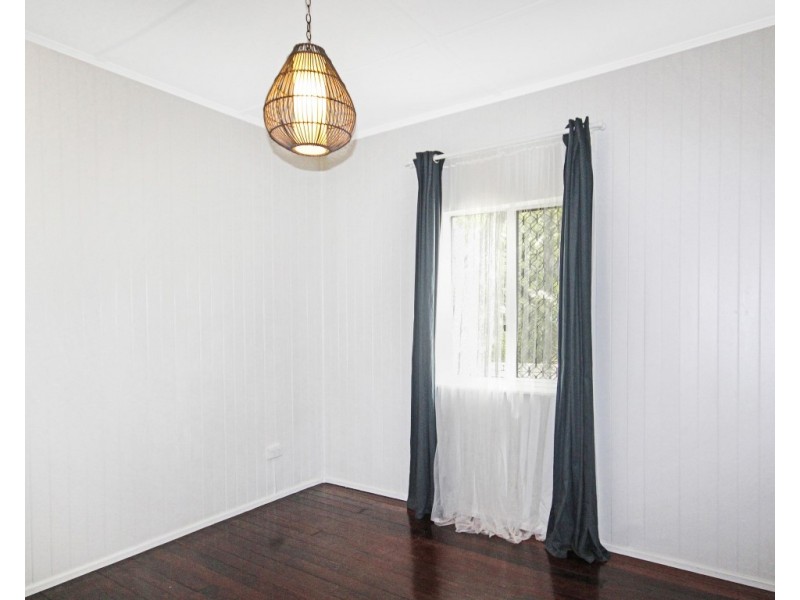 121 Duporth Avenue, Maroochydore QLD 4558