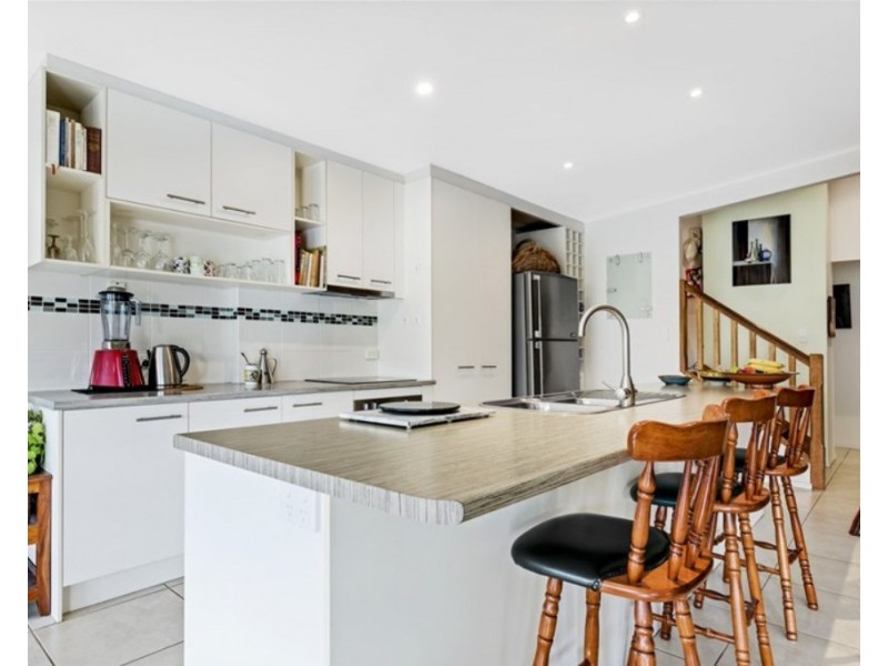 6 Rainbow Court, Woombye QLD 4559