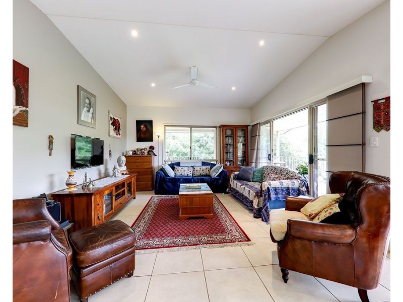 6 Rainbow Court, Woombye QLD 4559