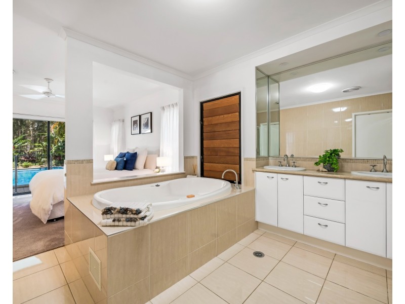 24  Hetherington Drive, Twin Waters QLD 4564