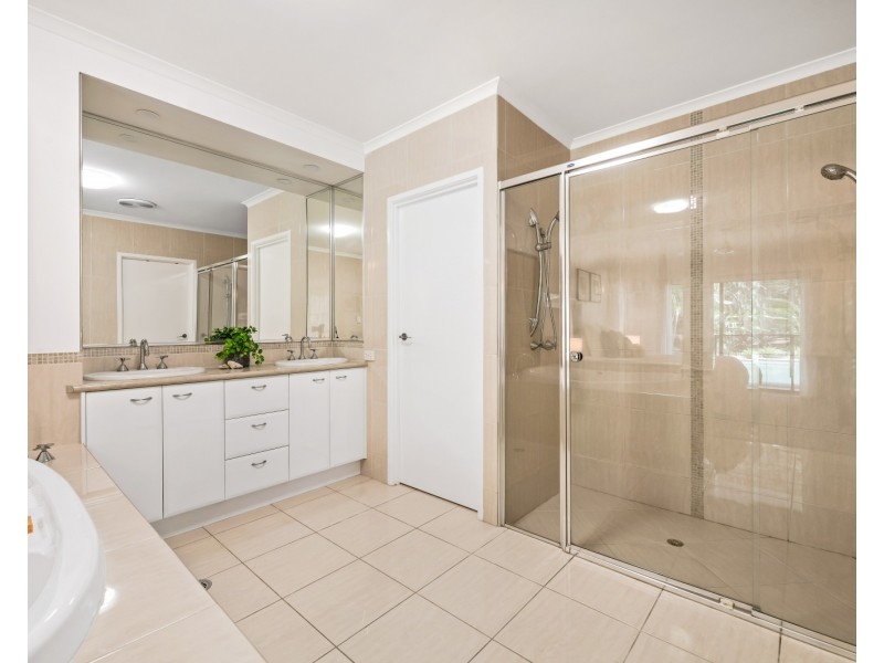 24  Hetherington Drive, Twin Waters QLD 4564