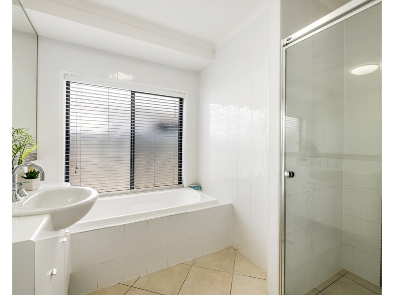 24  Hetherington Drive, Twin Waters QLD 4564