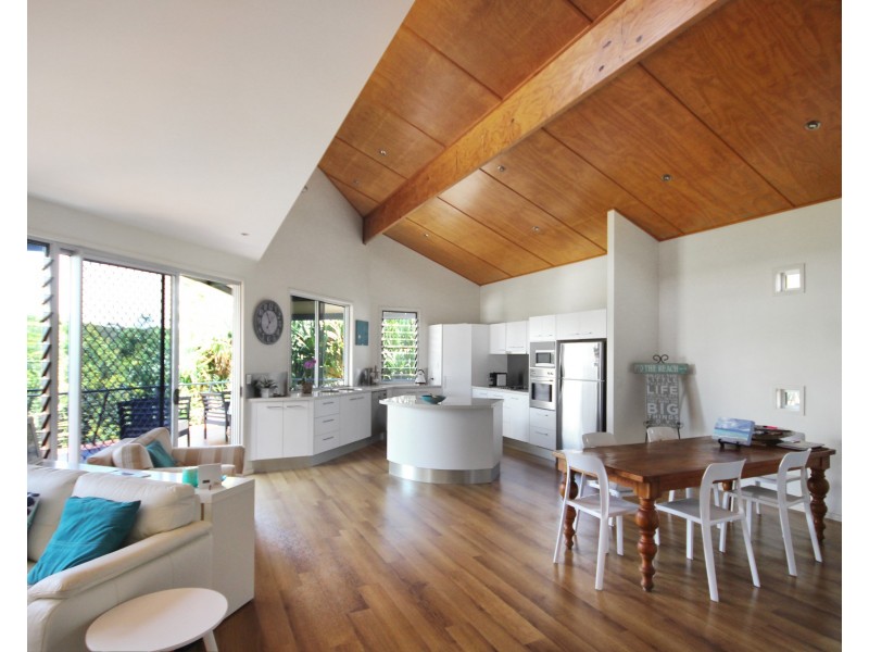 34  Yakola Parade, Alexandra Headland QLD 4572