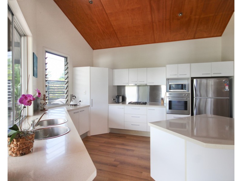 34  Yakola Parade, Alexandra Headland QLD 4572