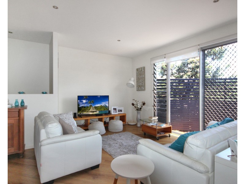 34  Yakola Parade, Alexandra Headland QLD 4572