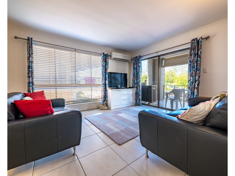 1/61 Minchinton Street, Caloundra QLD 4551