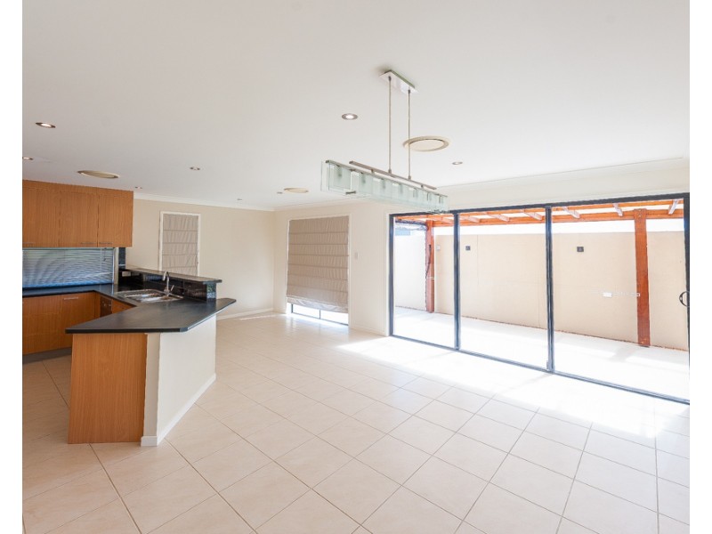 34 Sailfish Dr, Mountain Creek QLD 4557