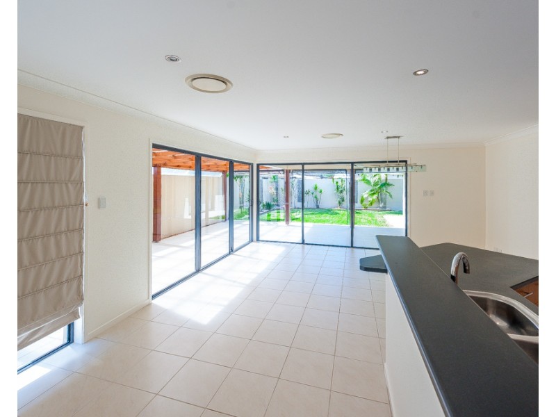 34 Sailfish Dr, Mountain Creek QLD 4557