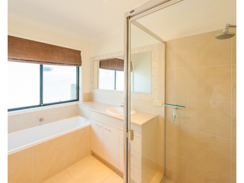 34 Sailfish Dr, Mountain Creek QLD 4557