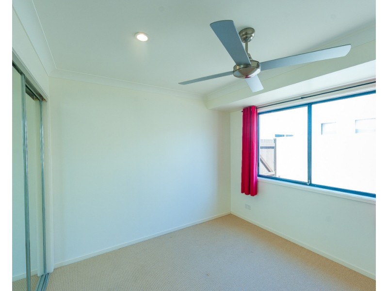 34 Sailfish Dr, Mountain Creek QLD 4557