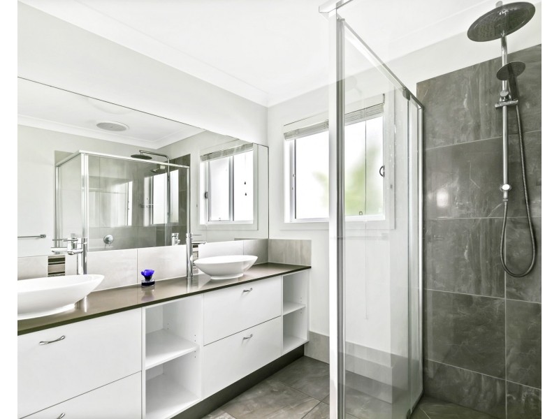 1/73 Memorial Avenue, Maroochydore QLD 4558