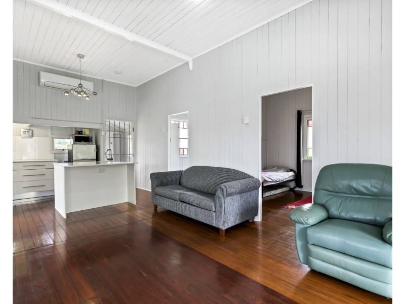 33 Anzac Avenue, Maroochydore QLD 4558
