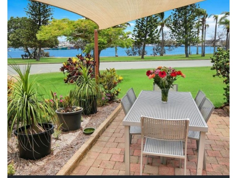 21 Harbour Parade, Buddina QLD 4575