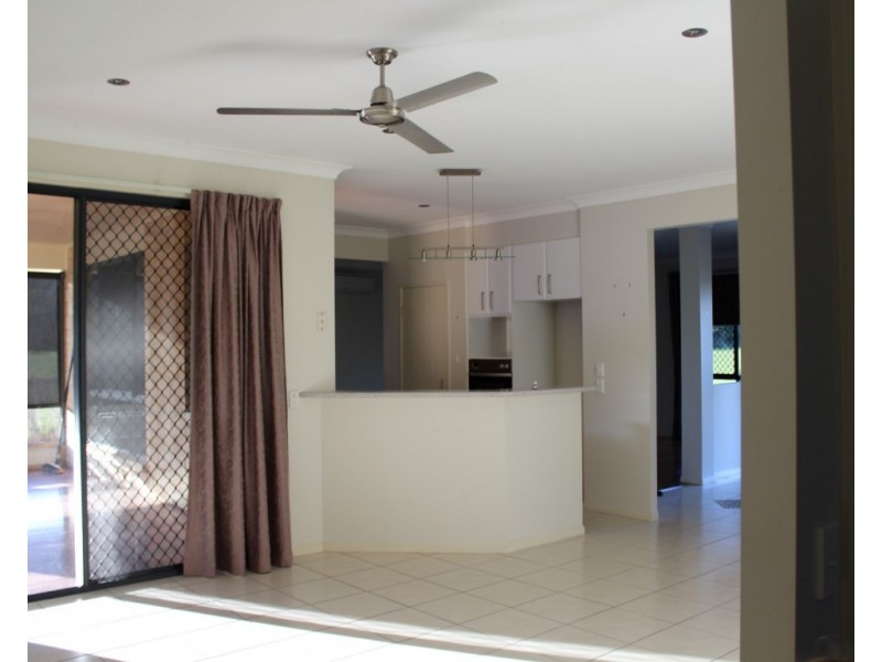 29 Maddock Ave, Mooloolah Valley QLD 4553